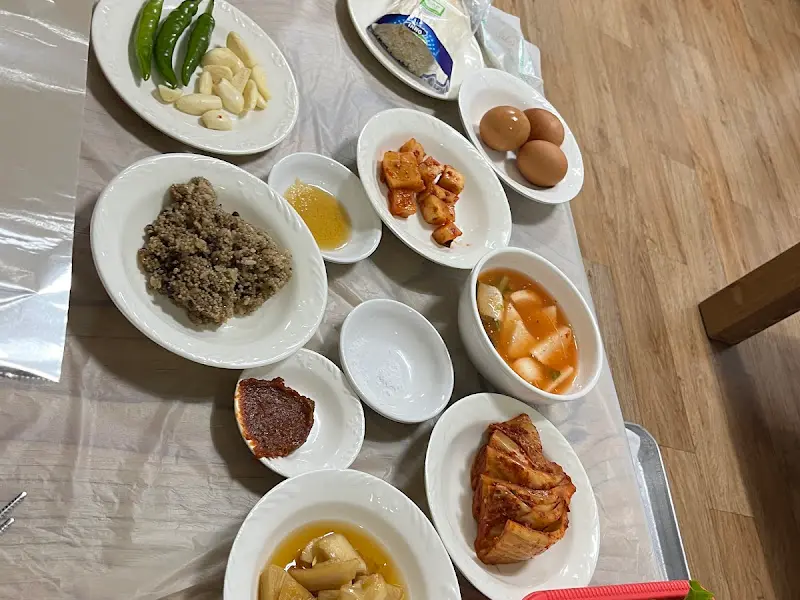 장수통닭 밑반찬