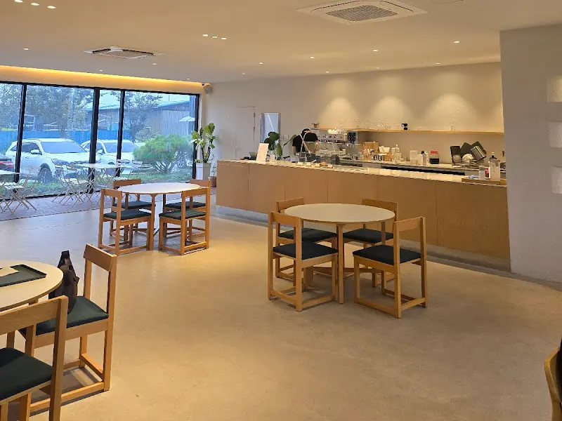 카페 내부 전경