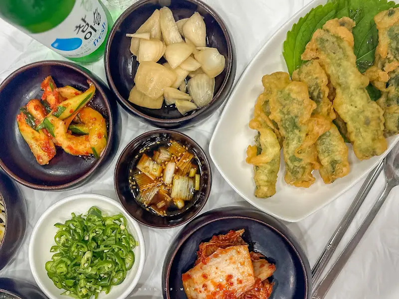 새집추어탕 반찬과 추어튀김