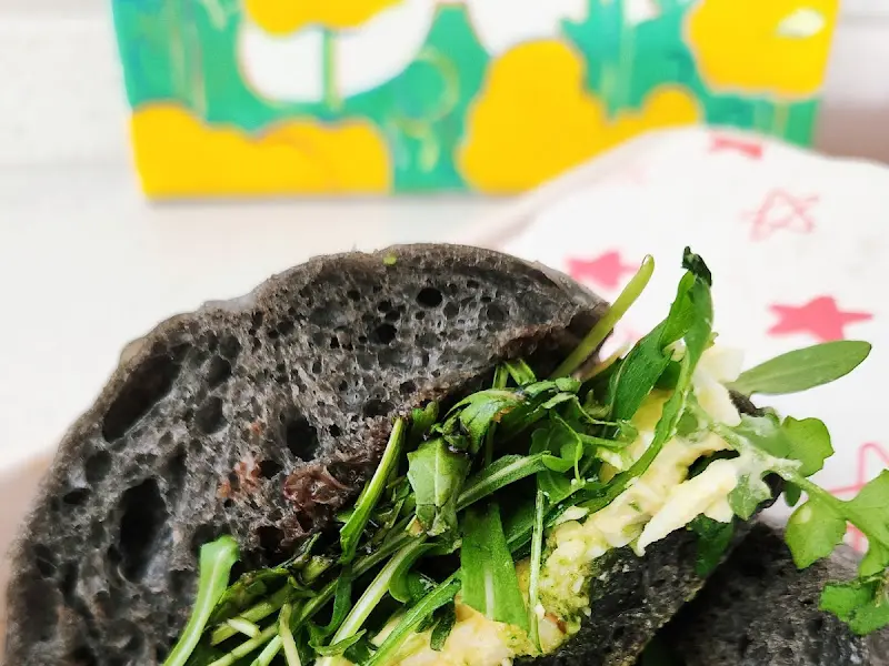 시저 샌드위치 단면