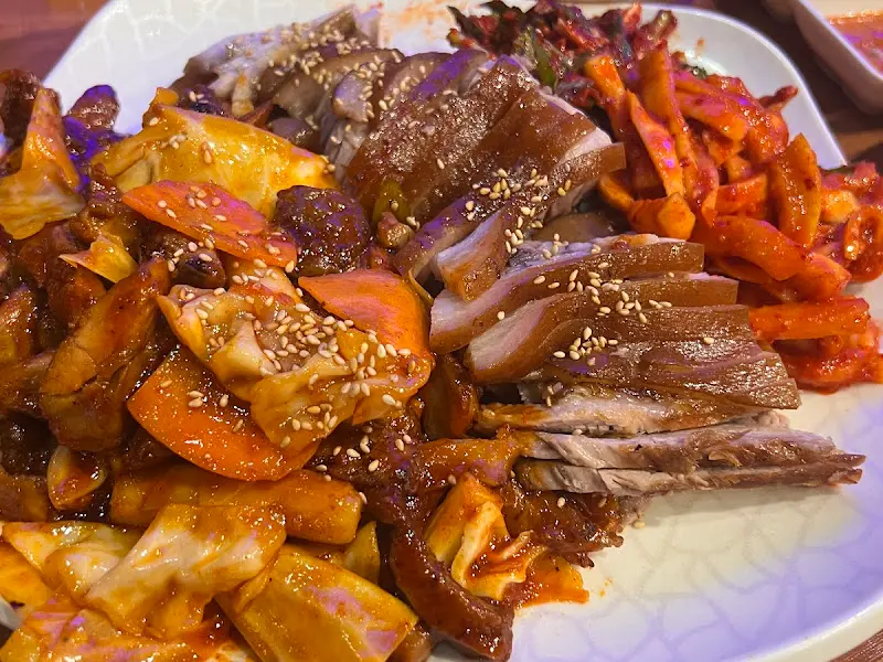 튀김족발 한상차림