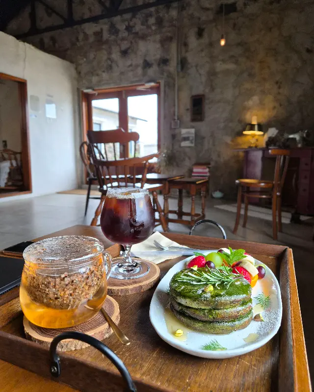 엄마봄쑥전과 음료