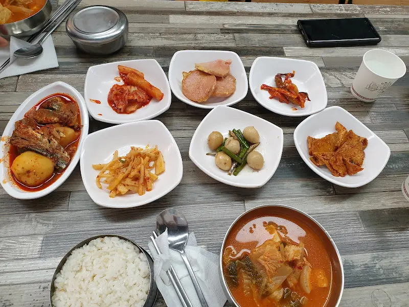 다온백반 뷔페 개인별 세팅