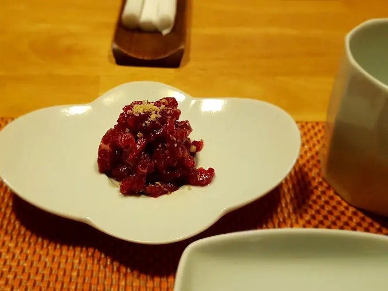 육회의 정갈한 플레이팅