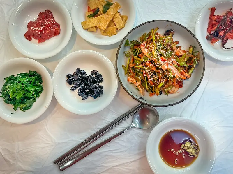 다채로운 밑반찬 클로즈업