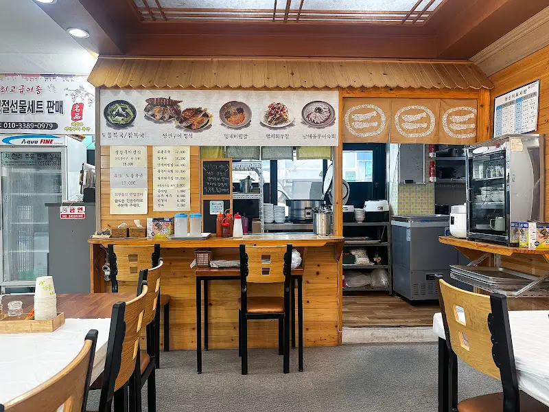 식당 내부 인테리어