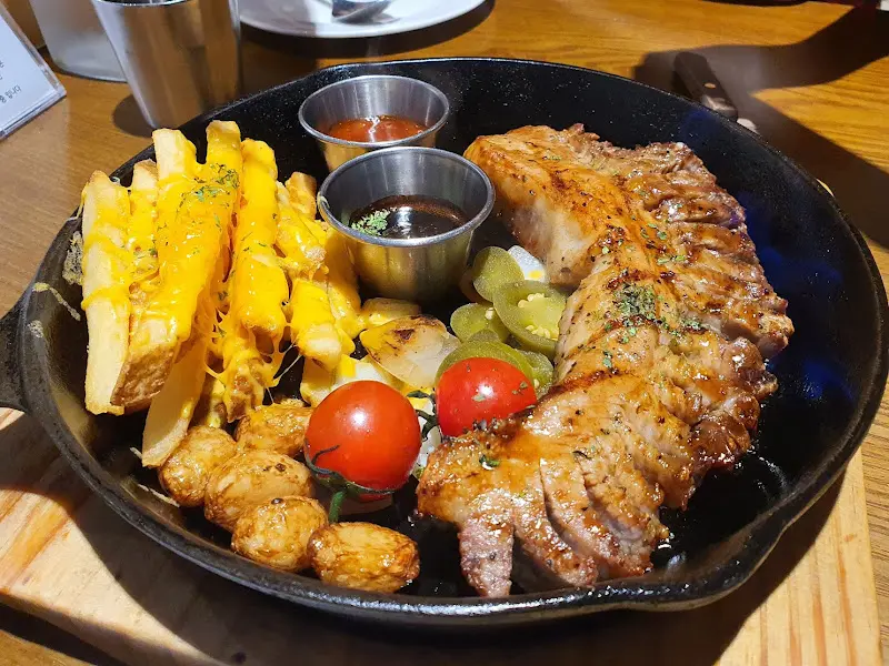 마초 삼겹 스테이크