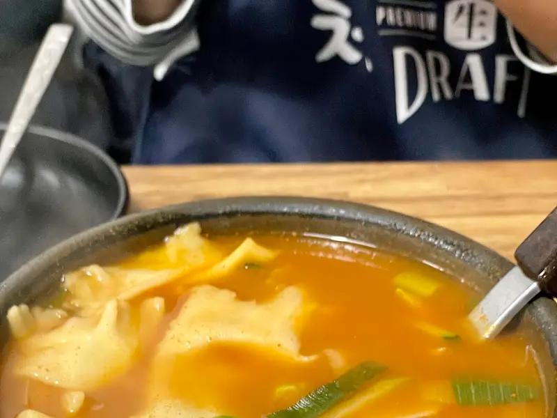 얼큰수제비 근접