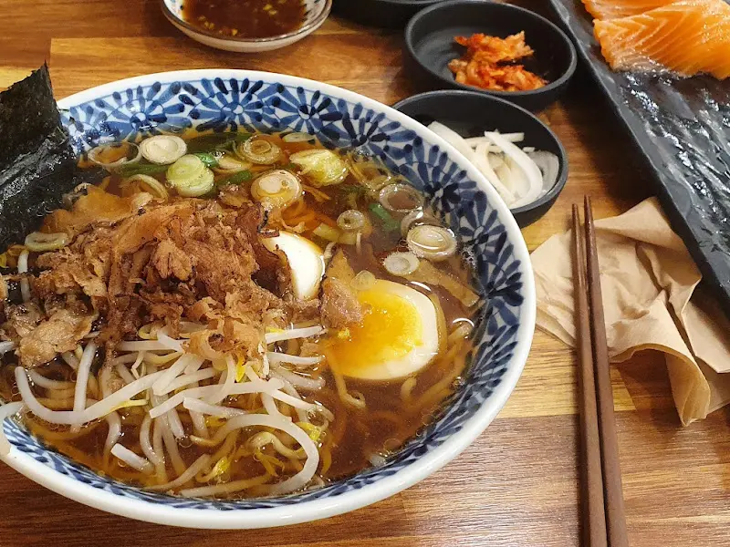 연어초밥과 라멘