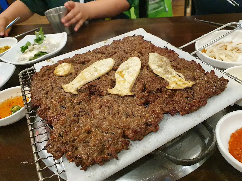 불판 위에 놓인 언양 불고기