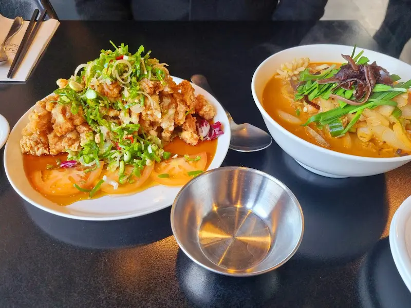 유린기와 짬뽕의 환상적인 조합