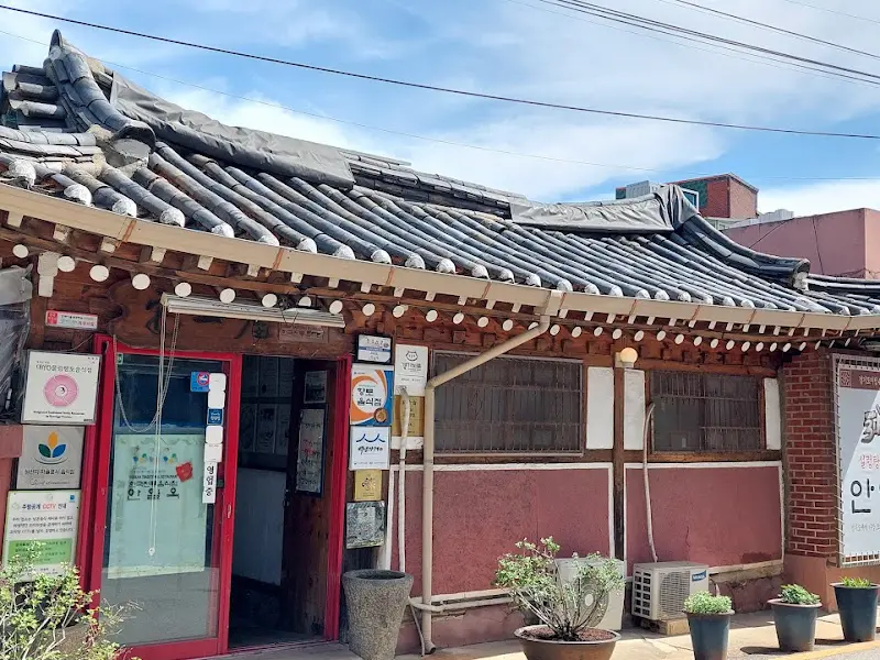 안일옥의 정갈한 외관