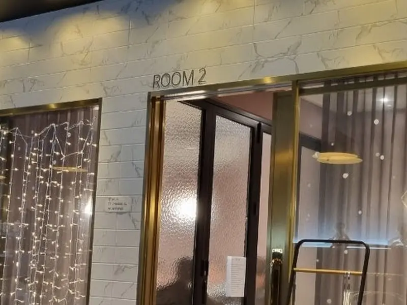 깔끔하고 모던한 룸 공간