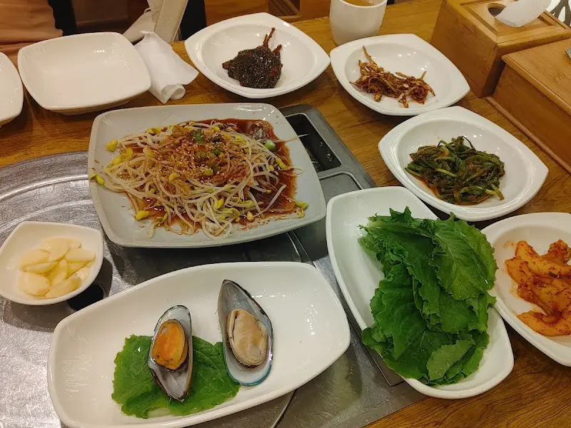 싱싱한 쌈채소와 해산물