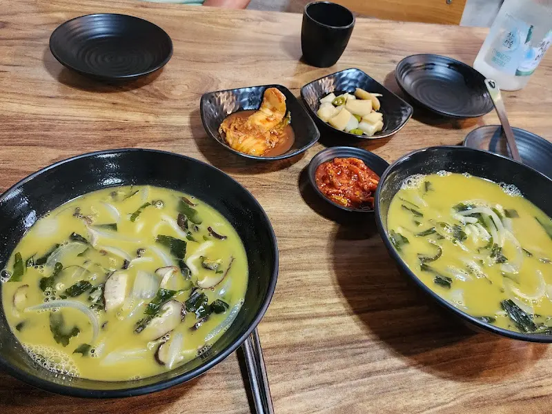 보말칼국수와 밑반찬