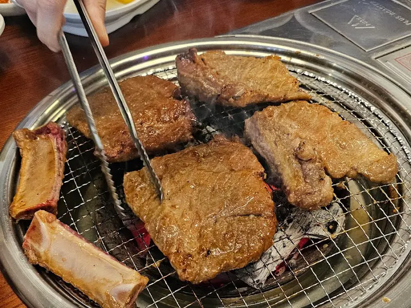 갈비 굽는 모습