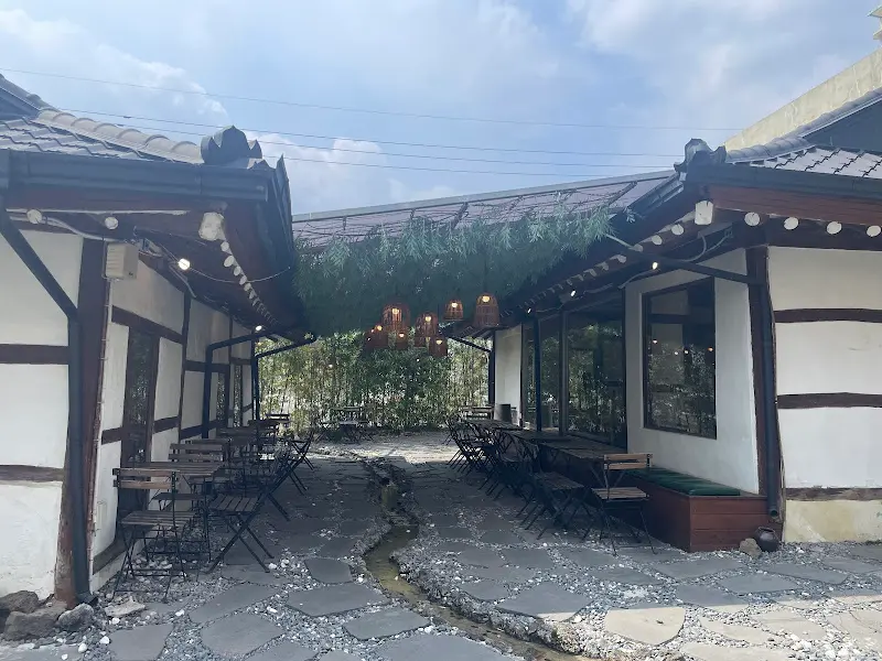 오우가 카페의 외부 전경