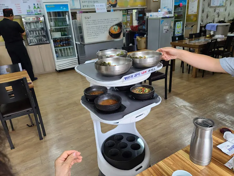 서빙 로봇