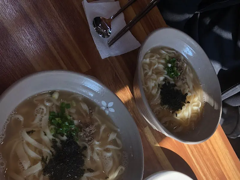 두 그릇의 칼국수