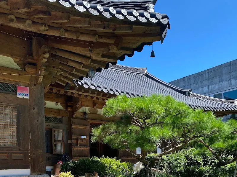 한옥 찻집의 외관