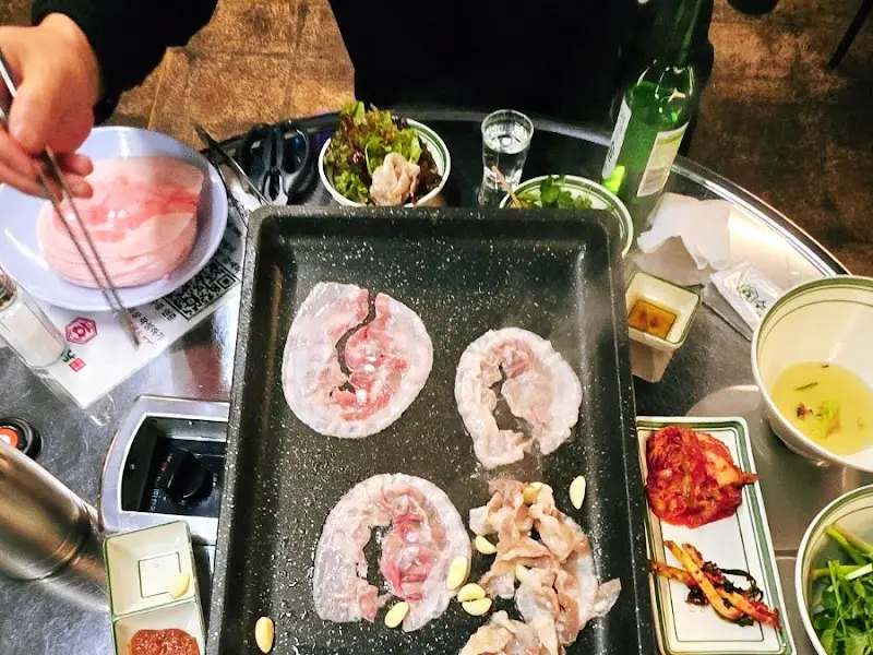 맛있는 냉삼 한 상 차림
