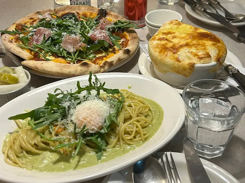 루꼴라 프로슈토 피자, 단호박 스프, 바질 페스토 파스타