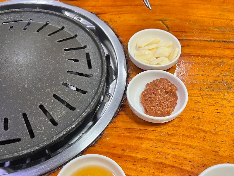 깔끔하게 정돈된 테이블