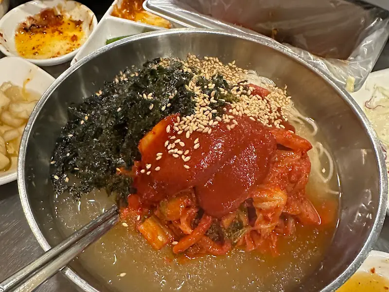 김치말이국수의 시원한 비주얼