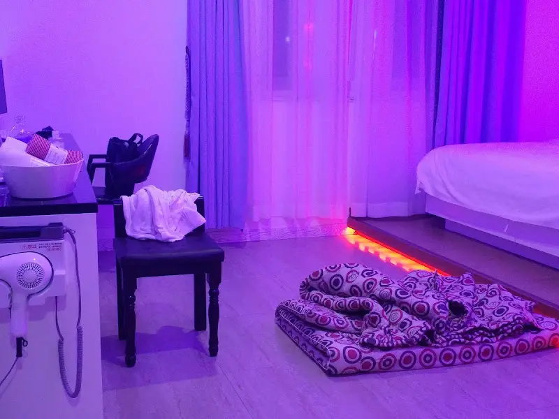 객실의 아늑한 분위기를 담은 사진