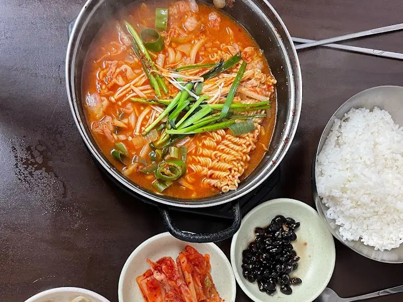 곱창전골과 밥