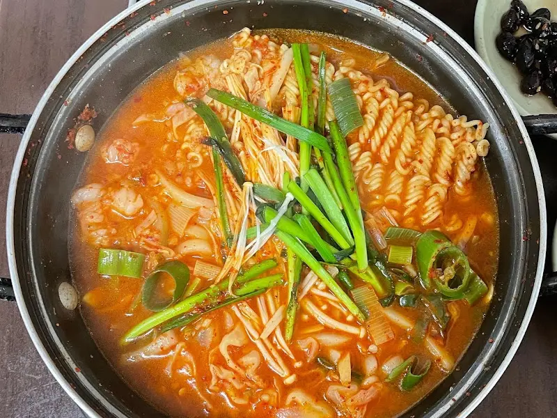 푸짐한 곱창전골