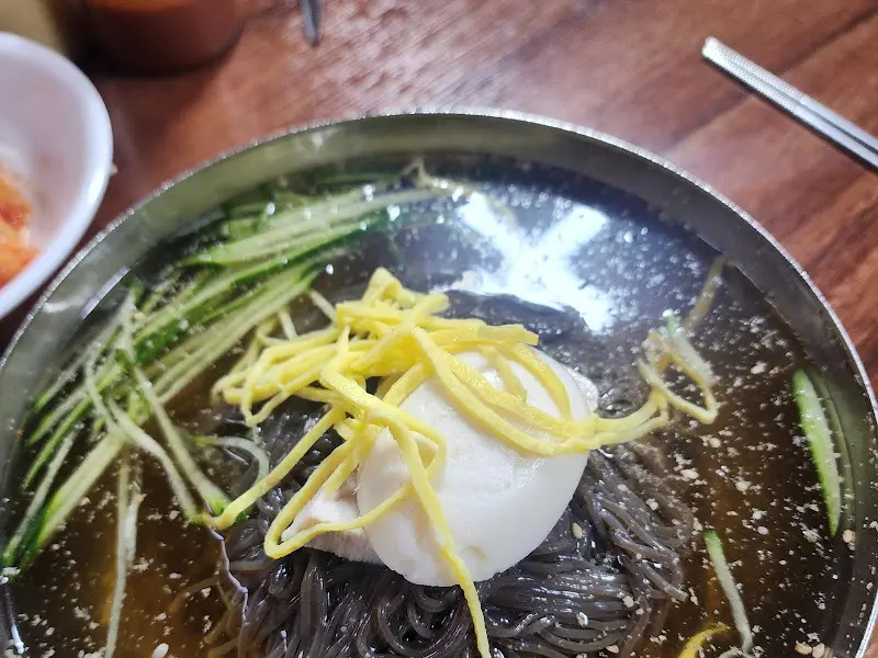 물냉면