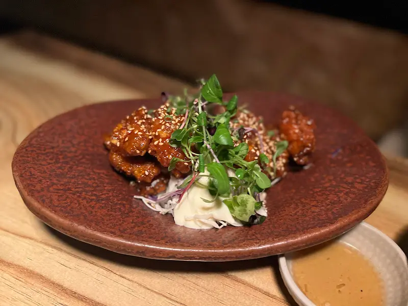 매콤달콤한 양념이 일품인 매운 가라아게