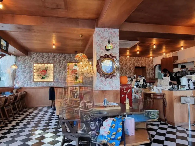 1890 과자점 내부