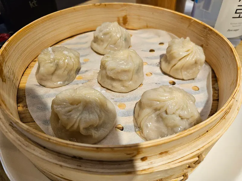 윤기가 흐르는 구채교 딤섬