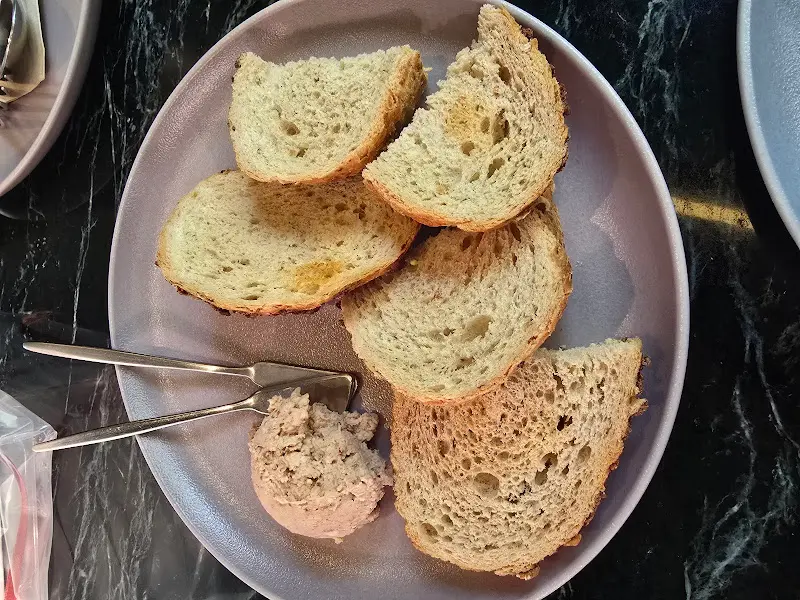 다크앤라이트 식전빵