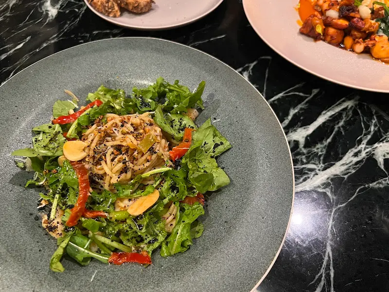 다크앤라이트 샐러드