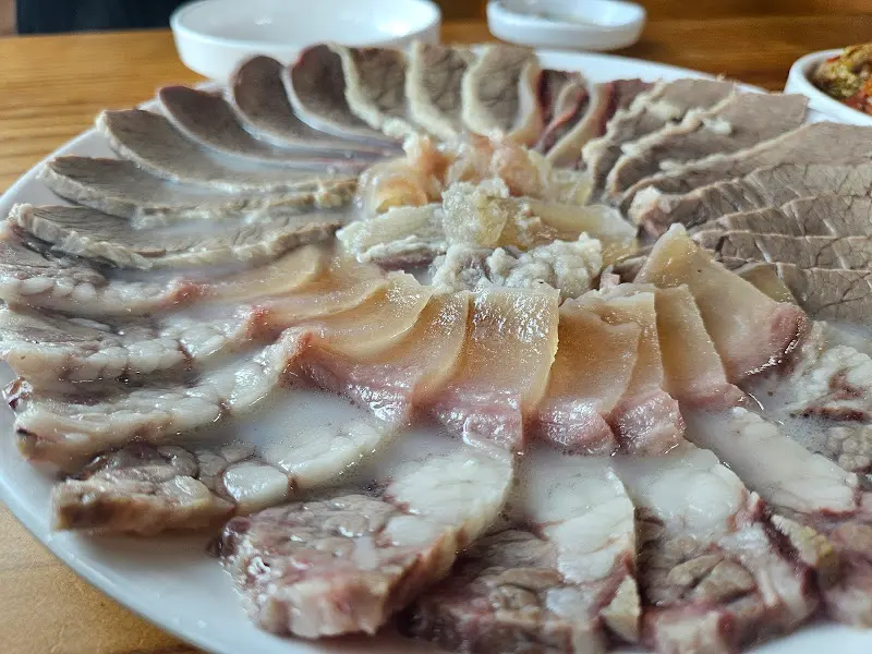 일황옥 설렁탕의 또 다른 수육 사진