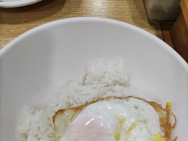 계란후라이가 올라간 밥