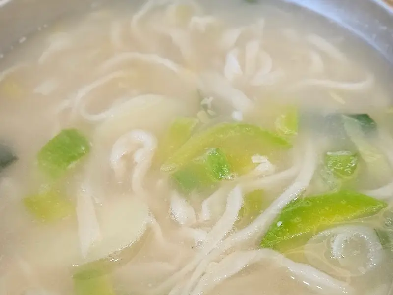 멸치칼국수