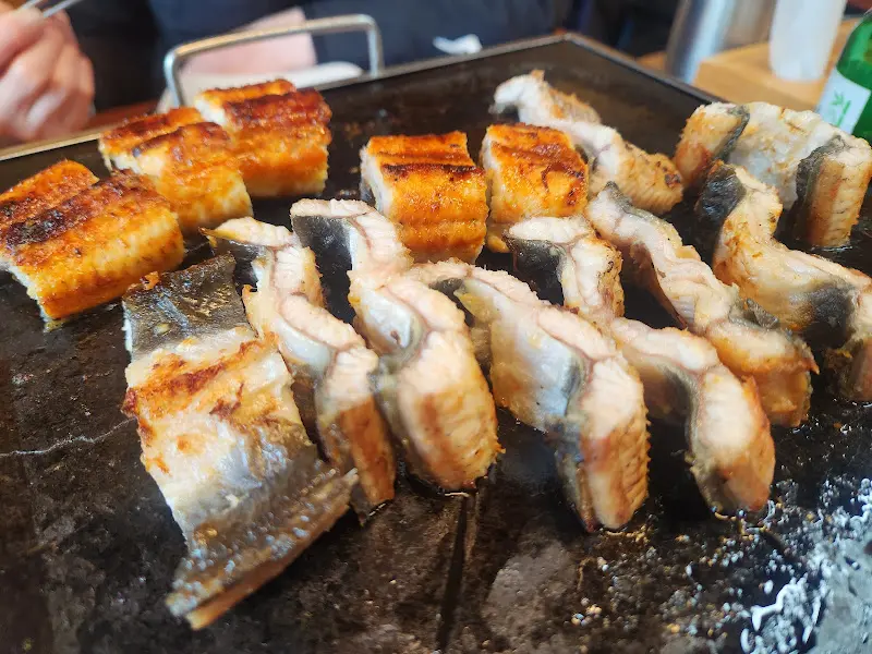 초벌구이된 장어