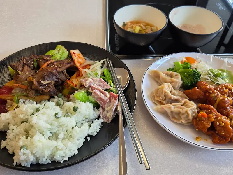 푸짐하게 담아온 음식