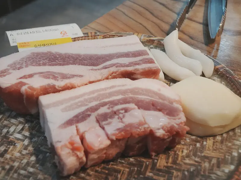 맛찬들왕소금구이 모란점의 숙성 삼겹살