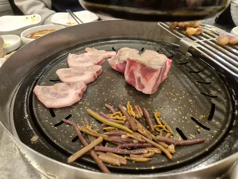 구워지고 있는 오겹살