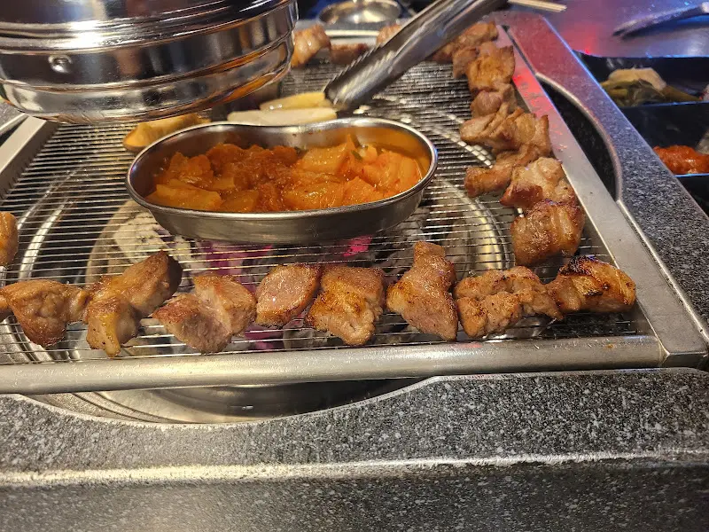 고기 굽는 모습