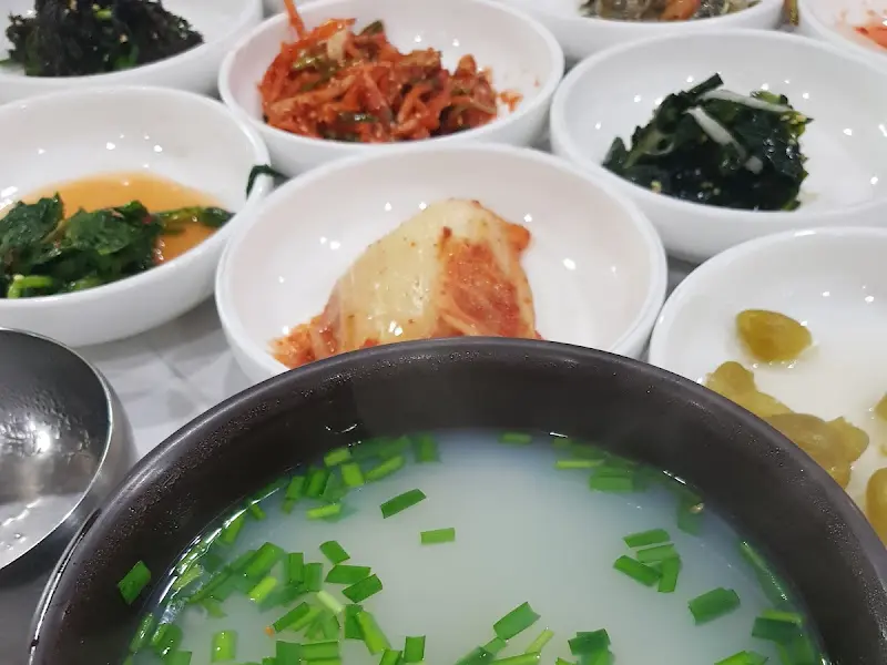 푸짐한 밑반찬 클로즈업