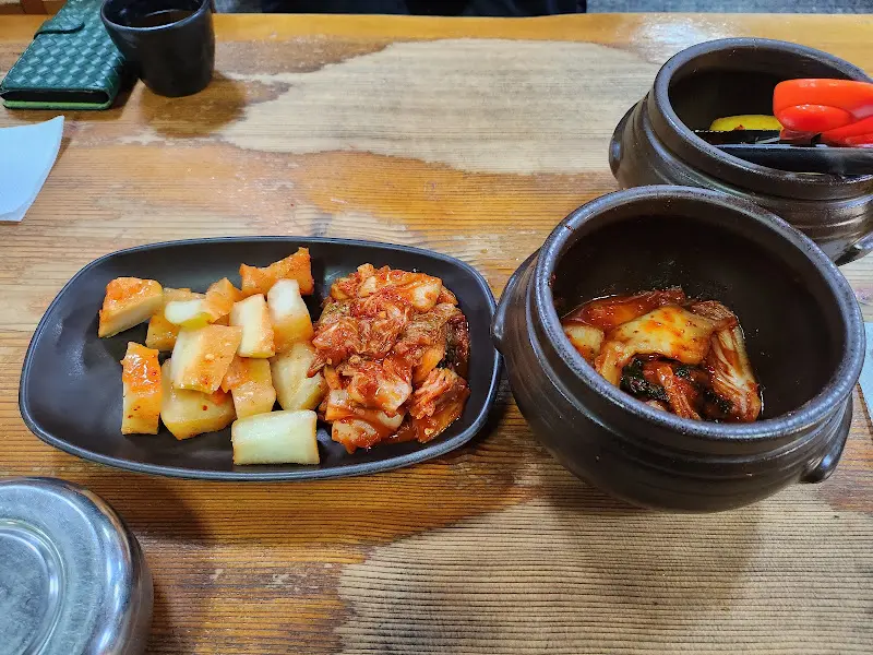 김치와 깍두기 항아리