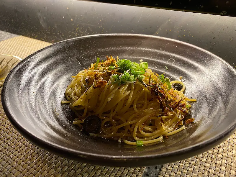 엔초비 파스타 근접샷