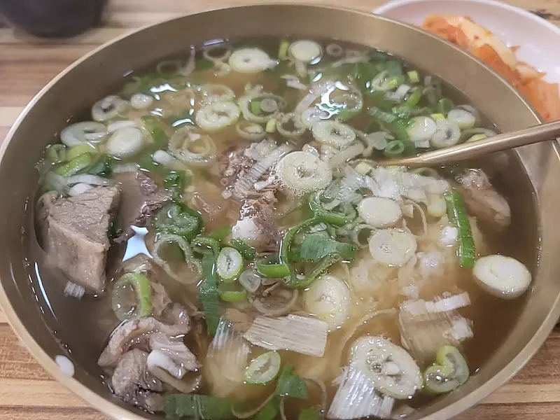 쌀국수 면이 들어간 곰탕