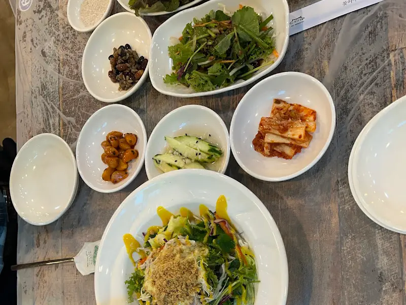 다채로운 곁들임 찬